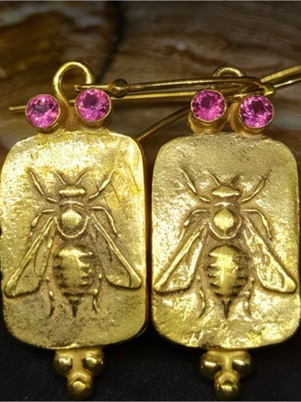 NWT Gold Bee Drop Earrings with Pink Stones - Women Jewelry, Earrings
